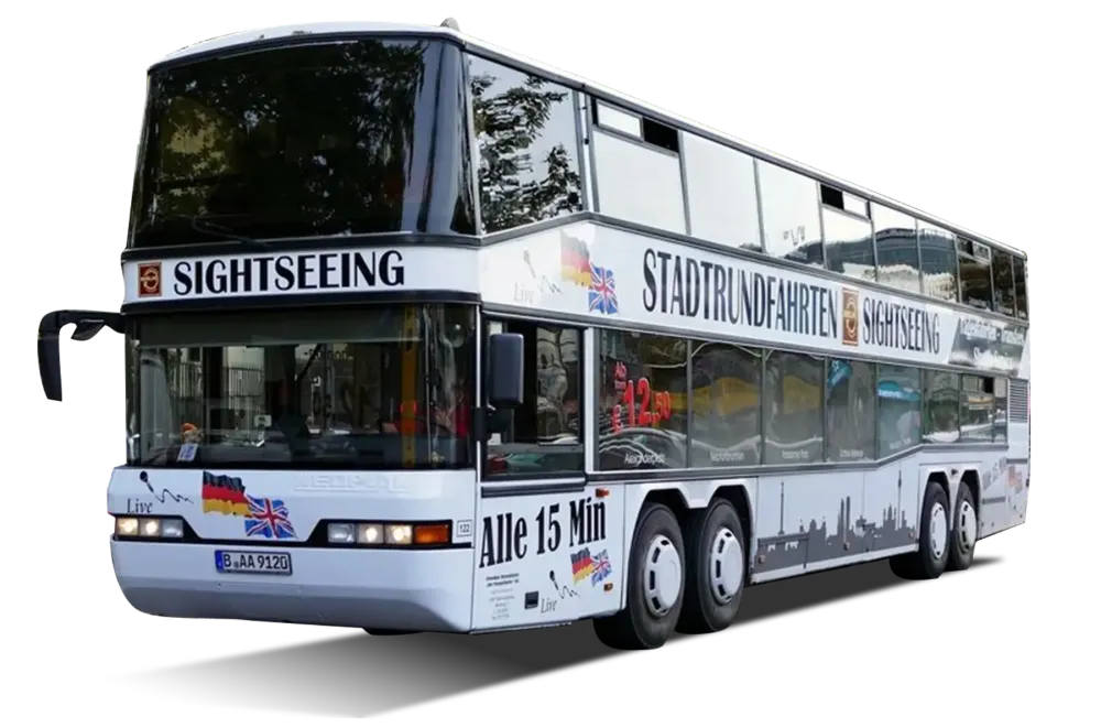 Weißer Hop-on-Hop-off-Doppeldeckerbus für Sightseeing in Berlin